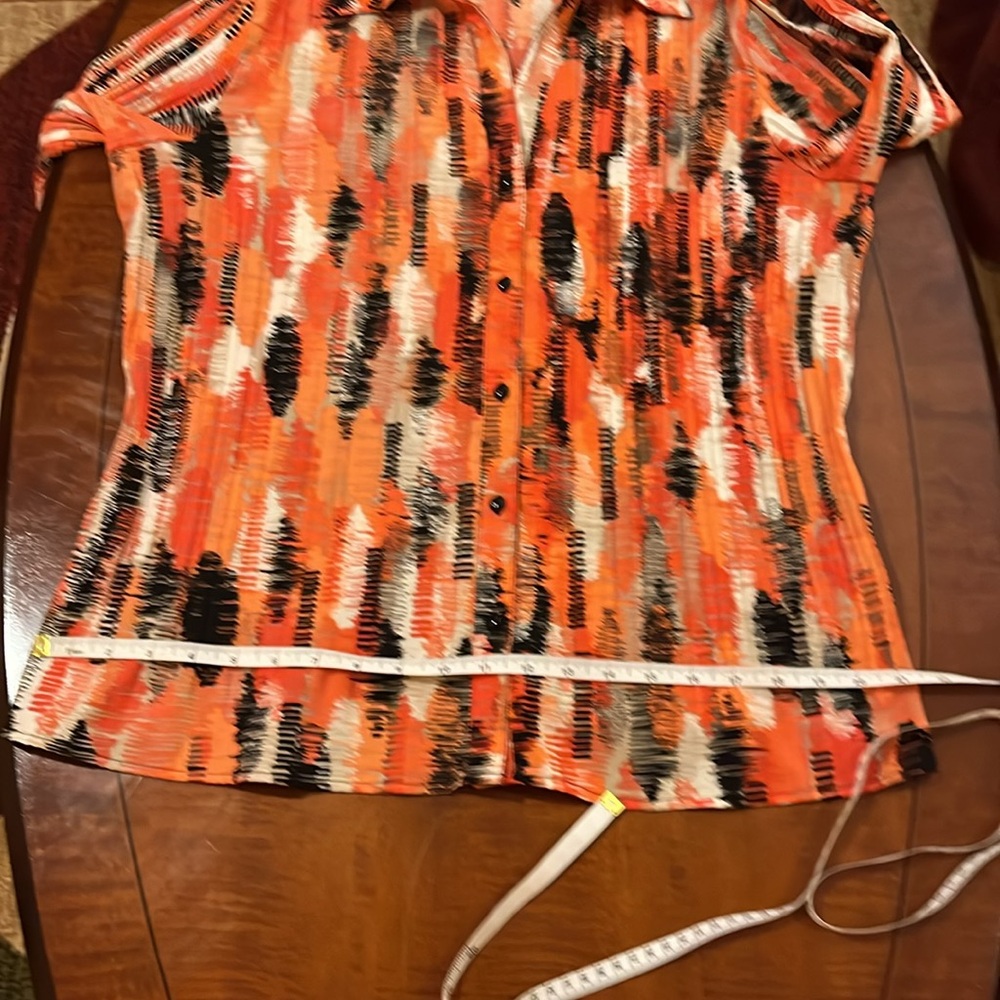 Pleated blouse. Slimming. Long bell sleeves, V-neck. Orange, black, coral. XL - Picture 8 of 12